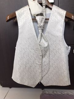 Жилет праздничный из парчи