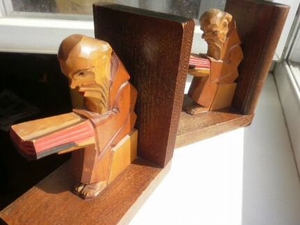Монахи деревянные Букэнды книг винтаж Чехия резьба