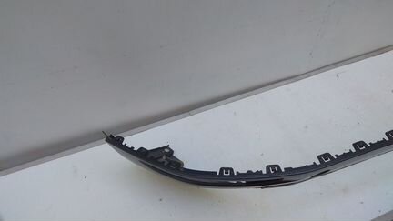 Средняя часть заднего бампера VW Touareg 2 с 2010г