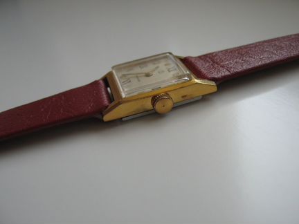 Часы заря позолота, коробка, паспорт, СССР 1974 г