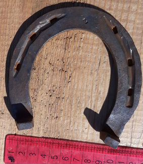 Конская подкова кованая