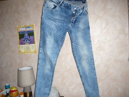 Джинсы Betty co