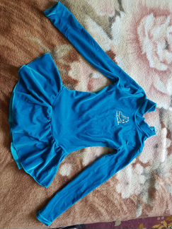 Костюм для выступлений для фигурного катания