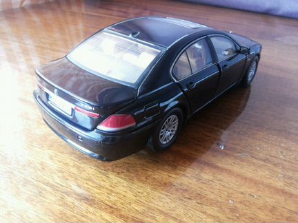 Модель автомобиля BMW 745i e65