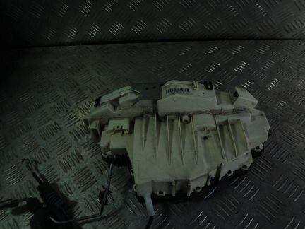 Замок двери передней левой Мерседес 221