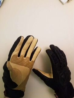 Мотоперчатки Icon Axys в состоянии новых