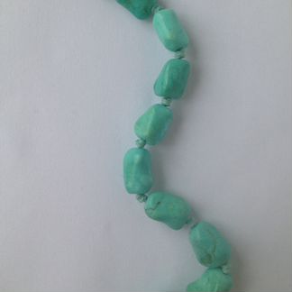 Бусы из бирюзы