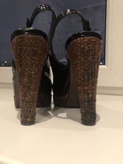 Босоножки Stuart Weitzman