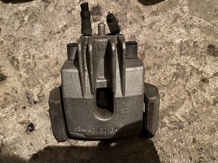 Суппорт тормозной задний левый BMW e60