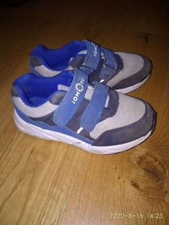 Кроссовки 