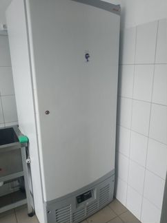 Холодильник производственный 700 литров