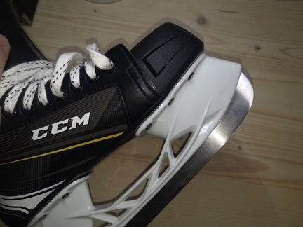 Коньки хоккейные детские размер 37 (CCM 9040 SE)
