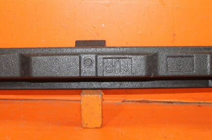 Абсорбер бампера передний Toyota Corolla E180