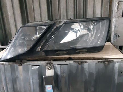 Фар Skoda Octavia