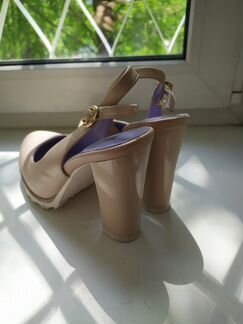 Бежевые туфли 36 размер