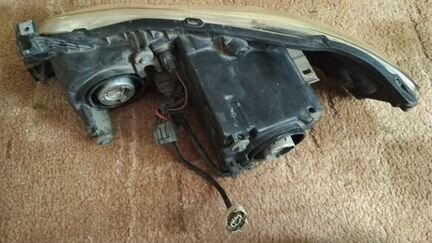 Фара Mazda Xedos 9 с 2001 - 2002 правая, оригинал