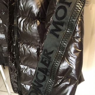 Куртуа Moncler