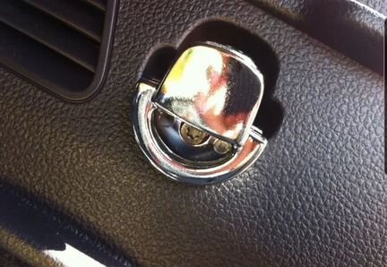 Крючки для груза в багажник Volkswagen Tiguan