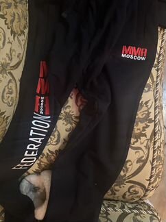 Мужской спортивный костюм