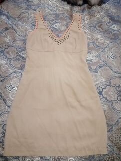 Платье с бусинами