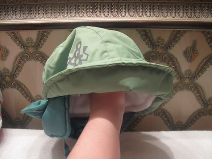 Тёплая шапка (на 4-5 лет) новая