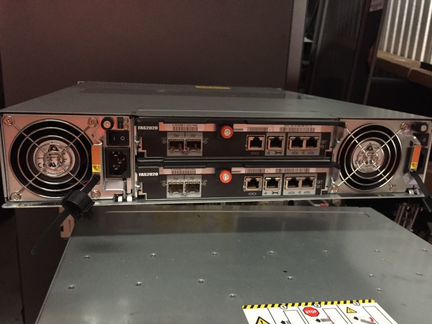 Систему хранения NetApp FAS2020 FC/iscsi на 12xHDD