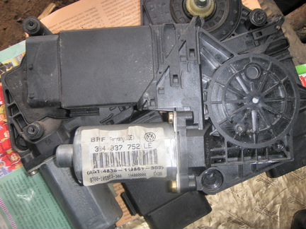 Мотор стеклоподъемника перед R 3B4837752 vw passat