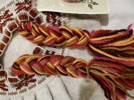 2 новых берета с косичками (хиппи, норвежский узор