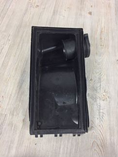 Крышка корпуса воздушного фильтра левая верхняя Vw