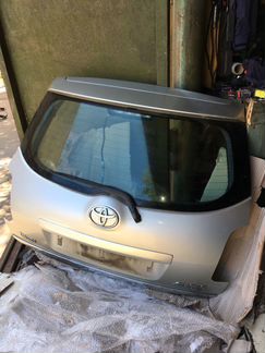 Крышка багажника Тойота Аурис Toyota Auris Серебро