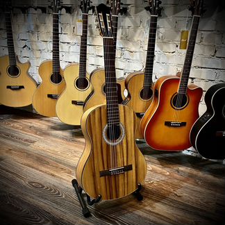 Классическая гитара 4/4 Flight C-110 AC