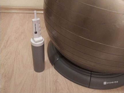 Новый фитбол Domyos с насосом и подставкой