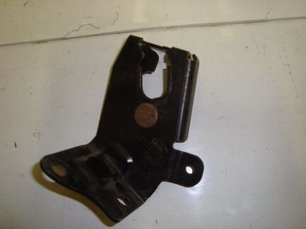 Кронштейн заднего сиденья задний левый Ford Focus