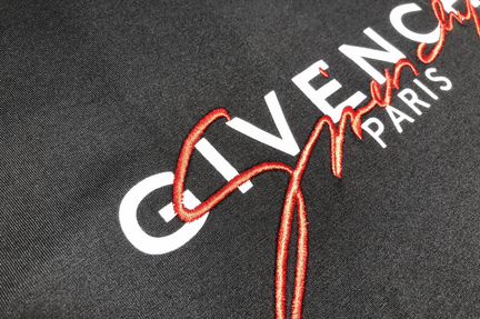 Футболка Givenchy