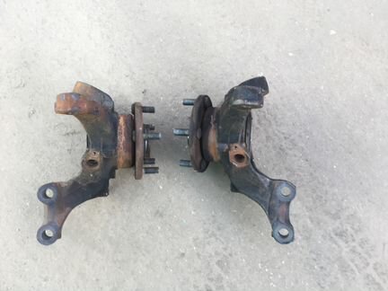 Кулак поворотный передний правый тойота Камри 50 5