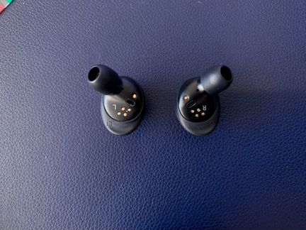 Беспроводные наушники Samsung Gear IconX (2018)