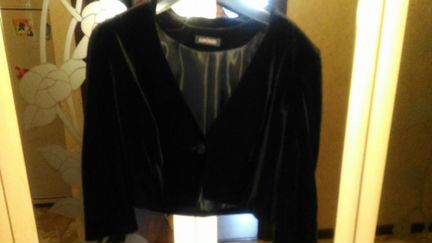 Бархатный короткий пиджачок