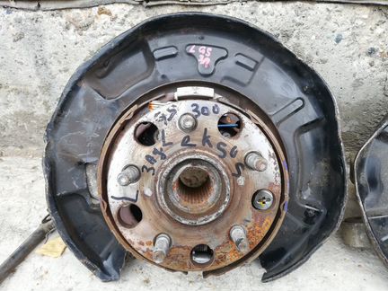 Кулак задний Lexus GS