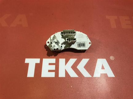 Резистор вентилятора печки бмв Х1 Е84