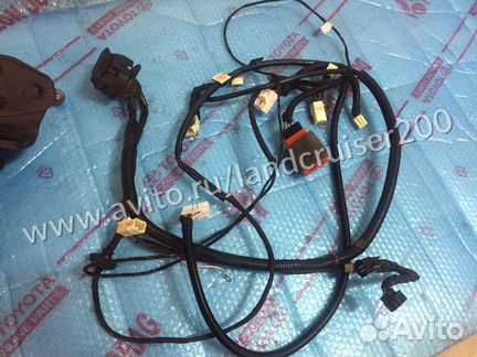 Фаркоп Thule Land Cruiser 200