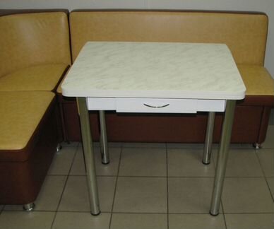 Стол раскладной 60х80 с ящиком для приборов.Новый