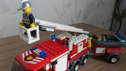 Lego - Town - 7239 Fire Truck (Пожарный грузовик)
