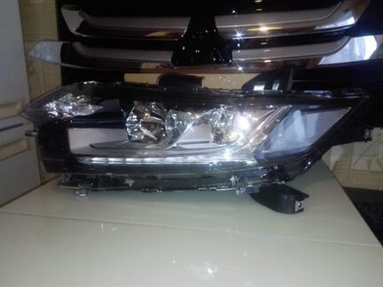 Mitsubishi outlander 3 фара левая 2015+