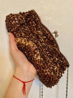 Клатч с пайетками и бисером