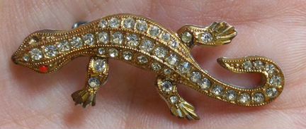 Две старинные броши