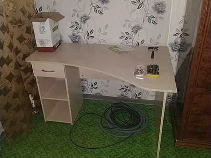 Стол