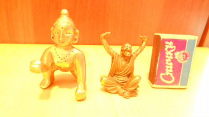 2 латунные фигурки, одна Кришна Гопал