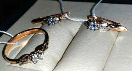 Комплект золотой (серьги + кольцо) с бриллиантами