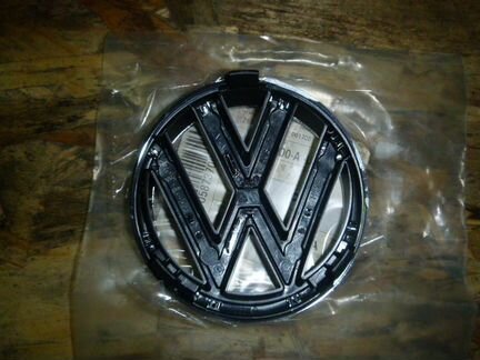 Эмблема передняя Volkswagen Polo 6R0853600A