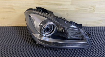 Mercedes W204 фара правая ксенон рестайлинг